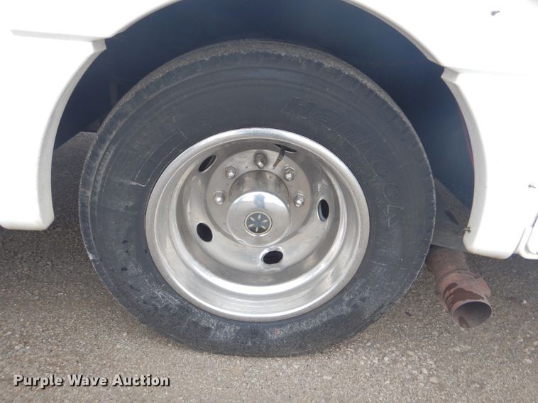 image for item GF9027 2001 Fleetwood Bounder RV