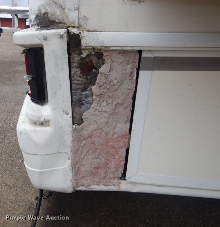 image for item GF9027 2001 Fleetwood Bounder RV