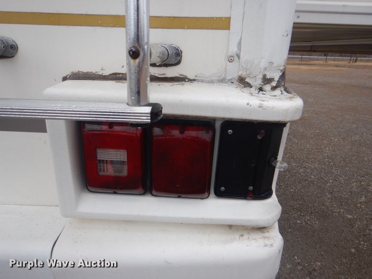 image for item GF9027 2001 Fleetwood Bounder RV