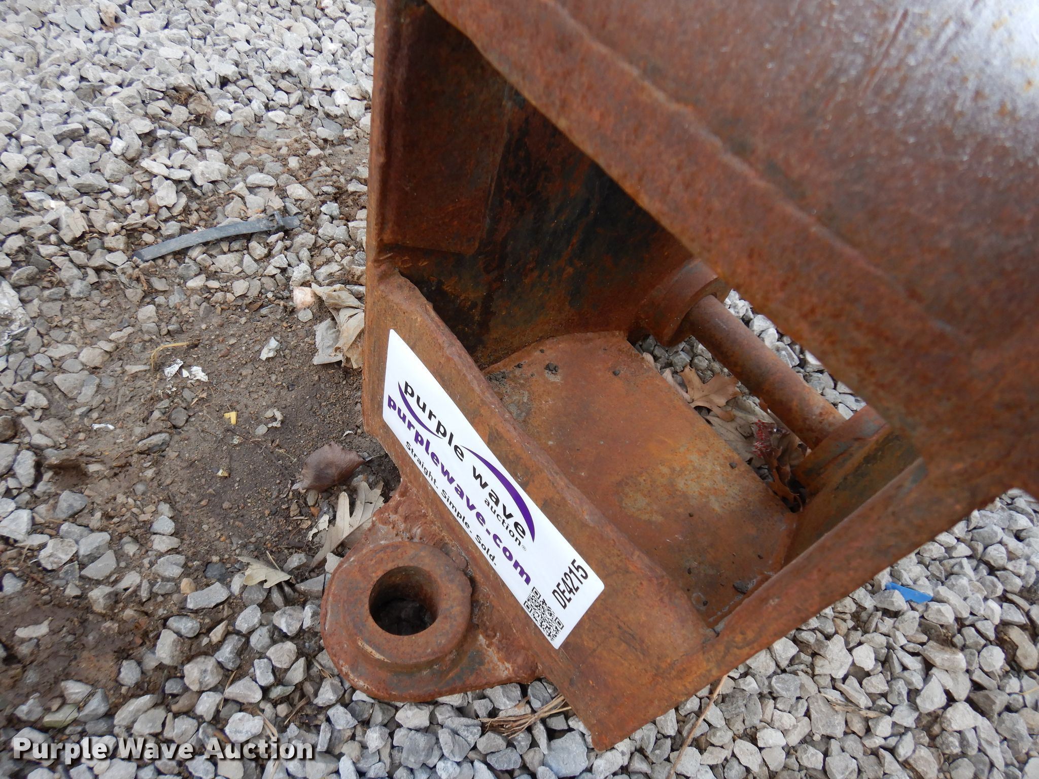 Wain Roy backhoe bucket coupler in Olathe, KS Item DE4215 sold Purple Wave