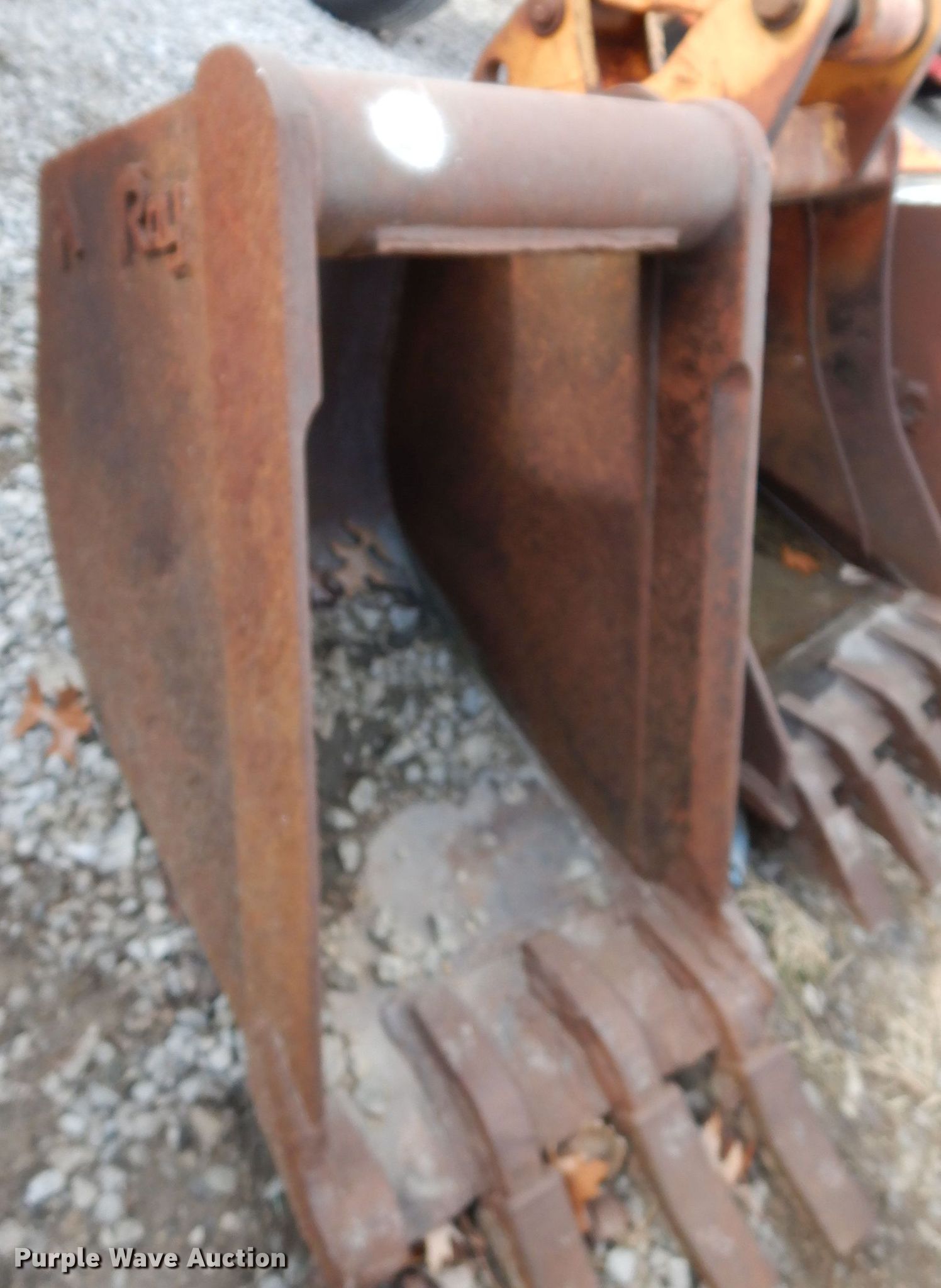Wain Roy 16"W backhoe bucket in Olathe, KS Item DE4235 sold Purple Wave