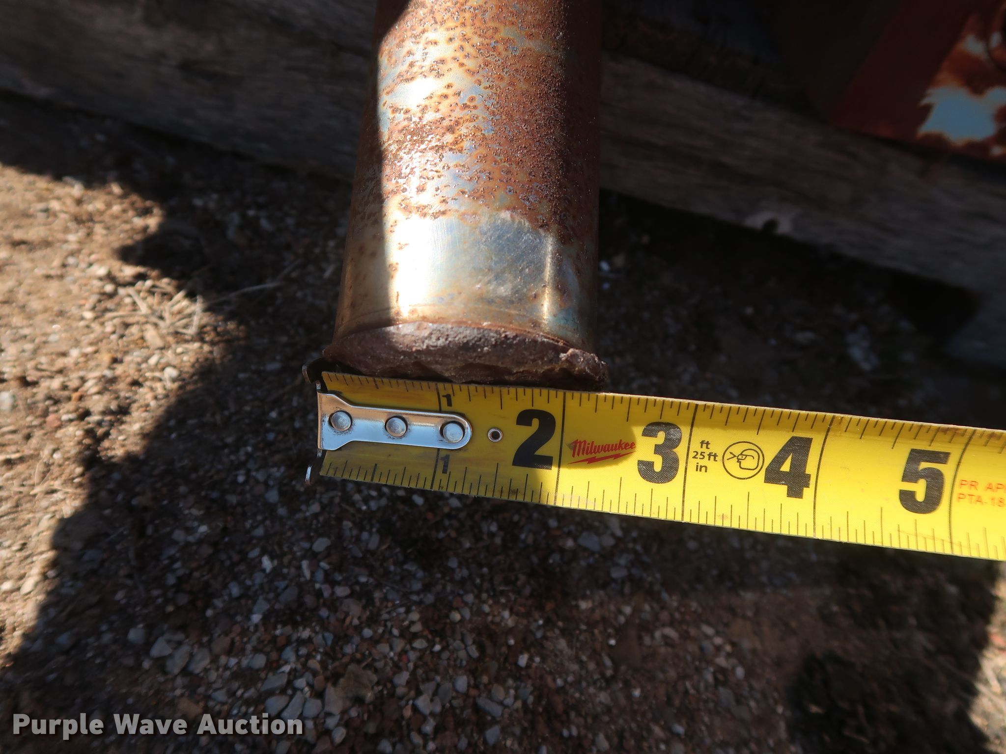 Hydraulic cylinders in Moore, OK Item DH0827 sold Purple Wave