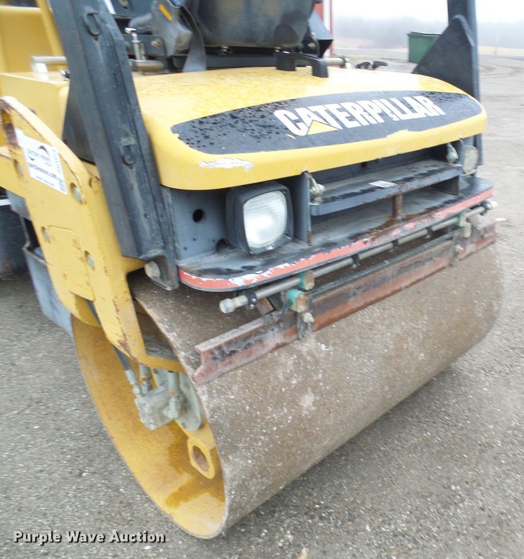 image for item DD1975 2001 Caterpillar CB-334D double drum vibratory roller