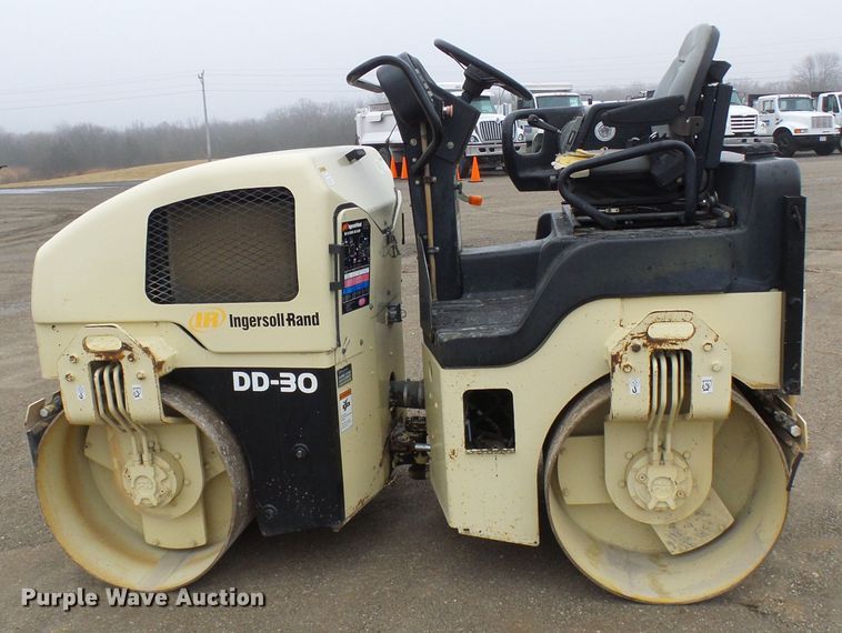 image for item DD1976 Ingersoll Rand DD30 double drum vibratory roller