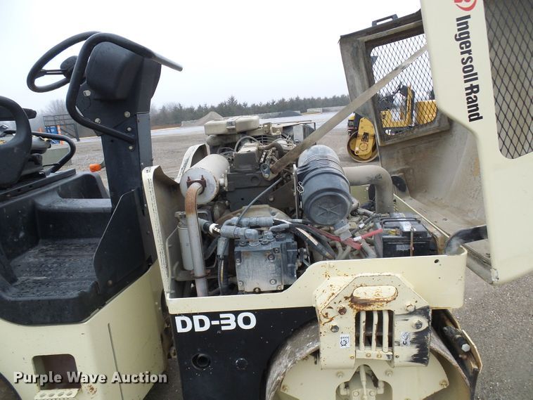 image for item DD1976 Ingersoll Rand DD30 double drum vibratory roller