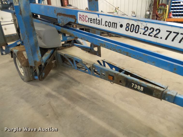image for item DD1983 2007 Genie TZ50 boom lift