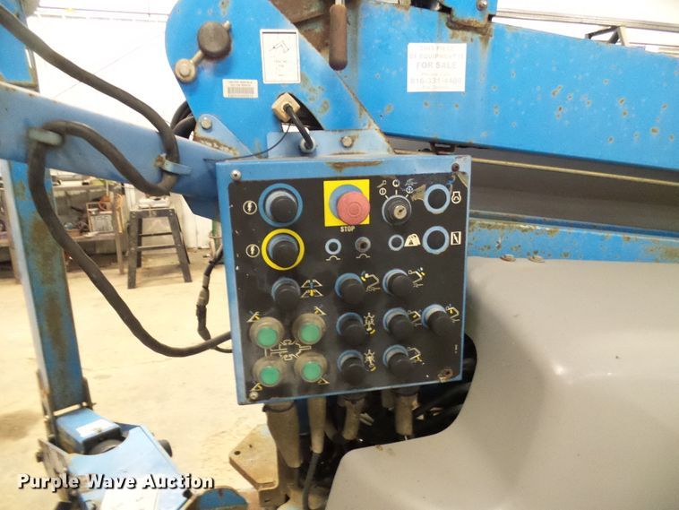 image for item DD1983 2007 Genie TZ50 boom lift