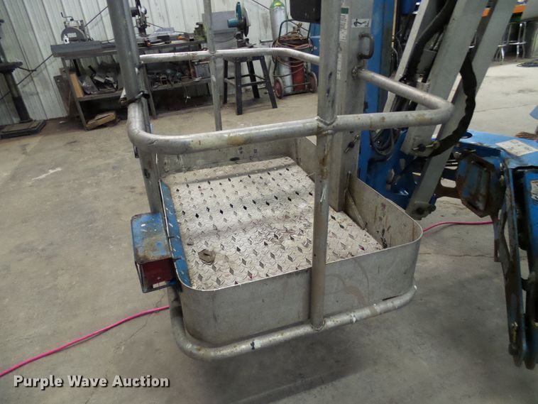 image for item DD1983 2007 Genie TZ50 boom lift