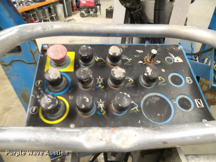 image for item DD1983 2007 Genie TZ50 boom lift