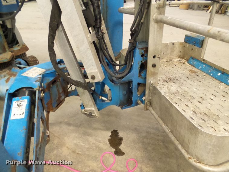 image for item DD1983 2007 Genie TZ50 boom lift