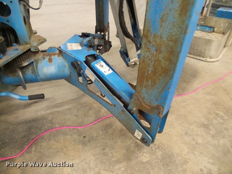 image for item DD1983 2007 Genie TZ50 boom lift