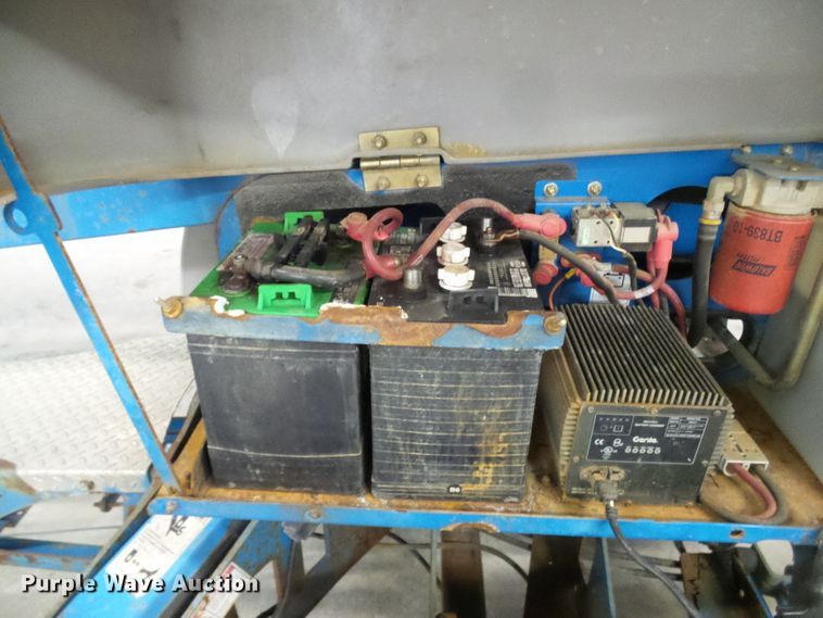 image for item DD1983 2007 Genie TZ50 boom lift