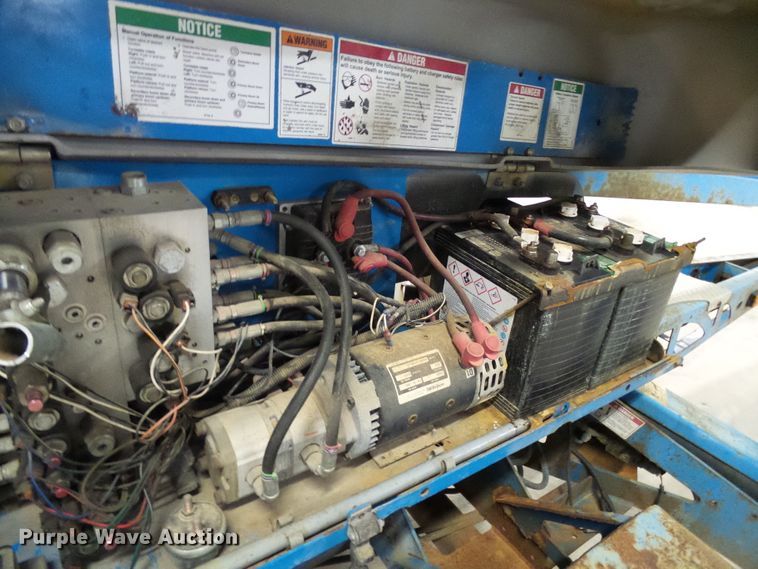 image for item DD1983 2007 Genie TZ50 boom lift