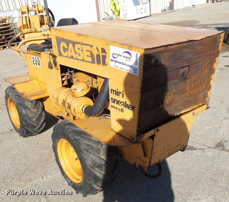 image for item DD1986 Case Maxi Sneaker vibratory plow