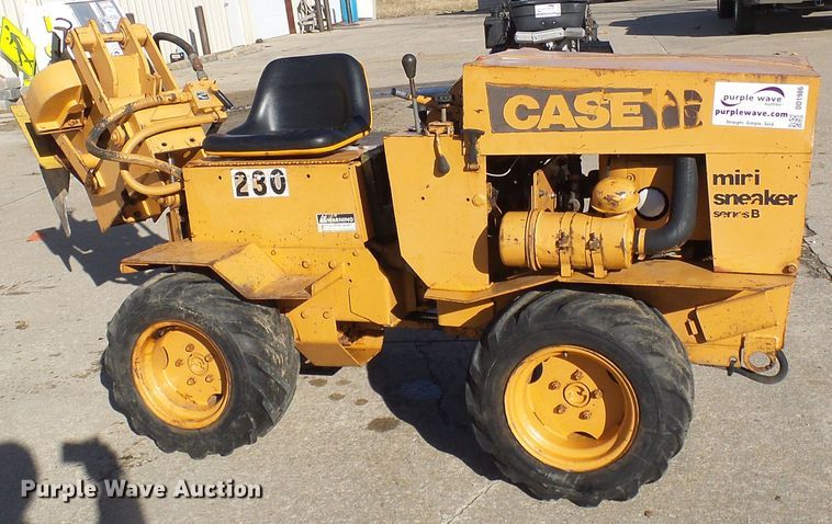 image for item DD1986 Case Maxi Sneaker vibratory plow