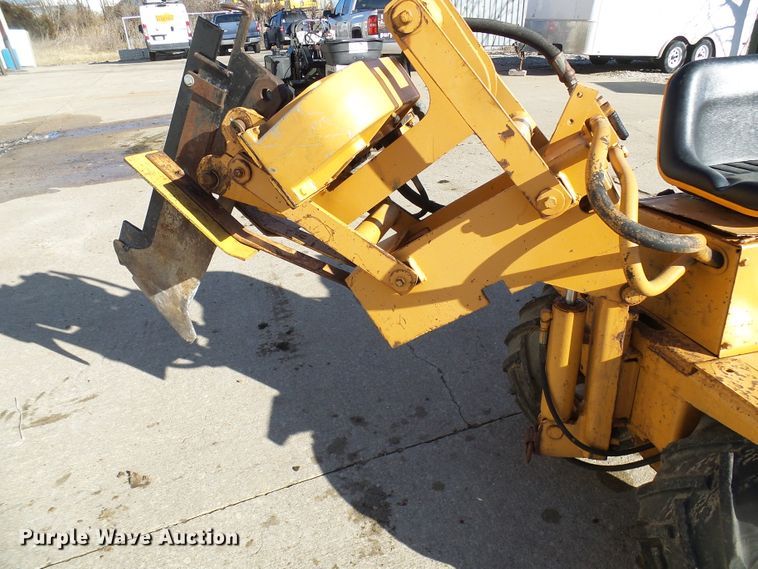 image for item DD1986 Case Maxi Sneaker vibratory plow