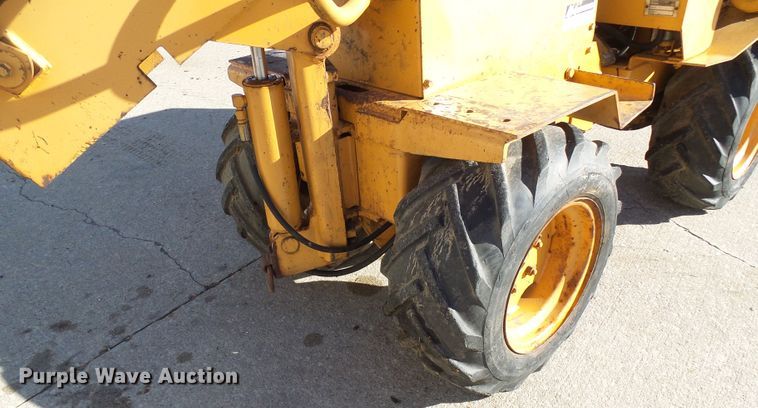 image for item DD1986 Case Maxi Sneaker vibratory plow