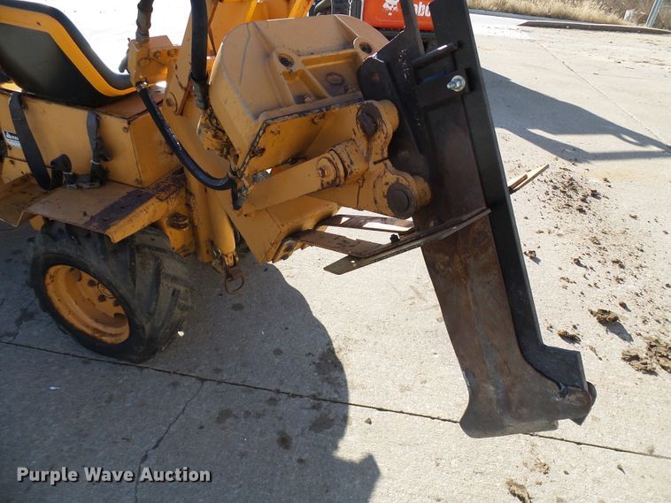 image for item DD1986 Case Maxi Sneaker vibratory plow