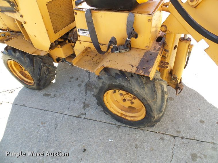 image for item DD1986 Case Maxi Sneaker vibratory plow