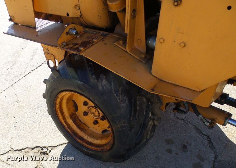 image for item DD1986 Case Maxi Sneaker vibratory plow