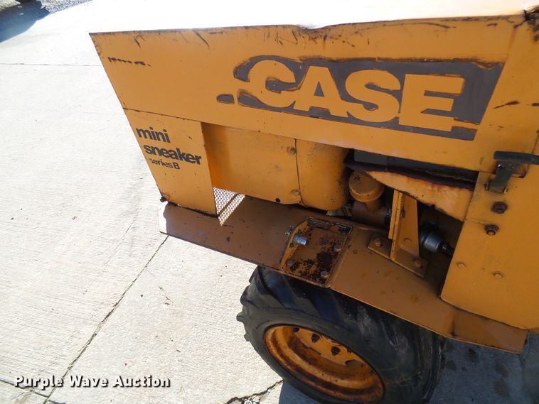 image for item DD1986 Case Maxi Sneaker vibratory plow