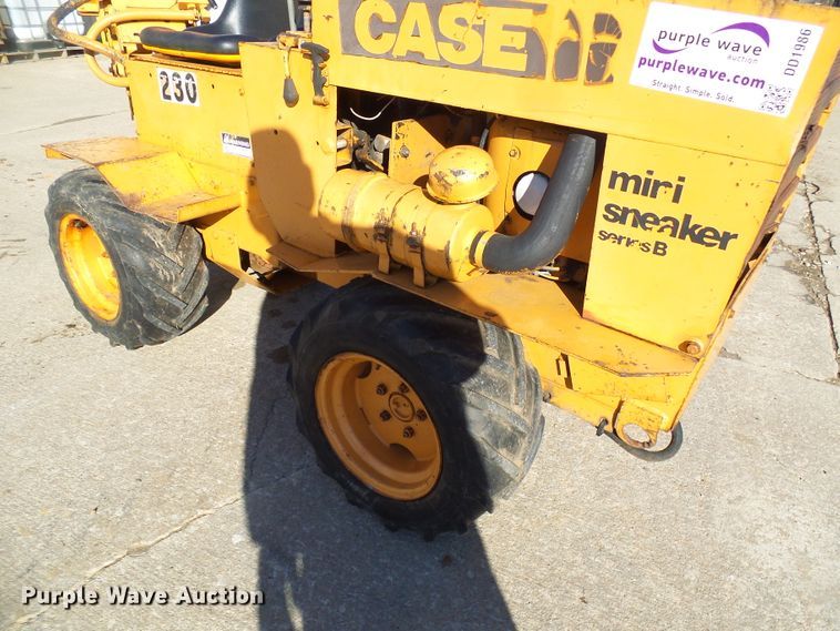 image for item DD1986 Case Maxi Sneaker vibratory plow