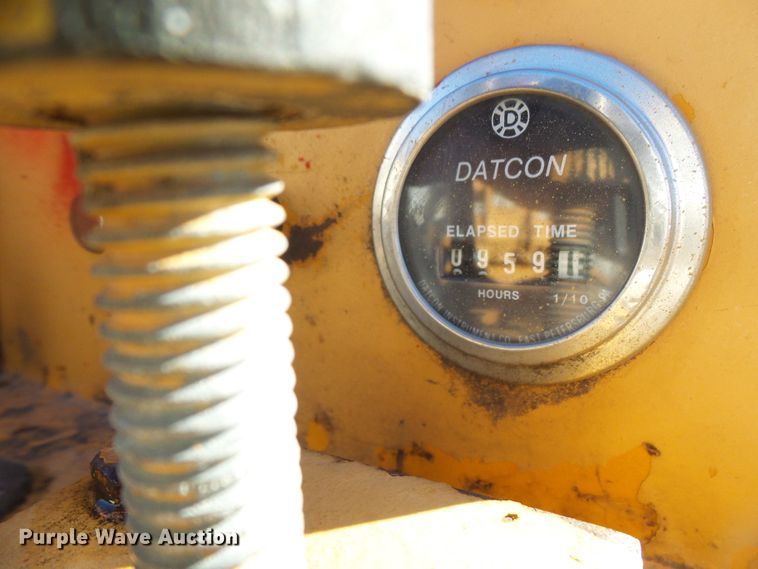 image for item DD1986 Case Maxi Sneaker vibratory plow