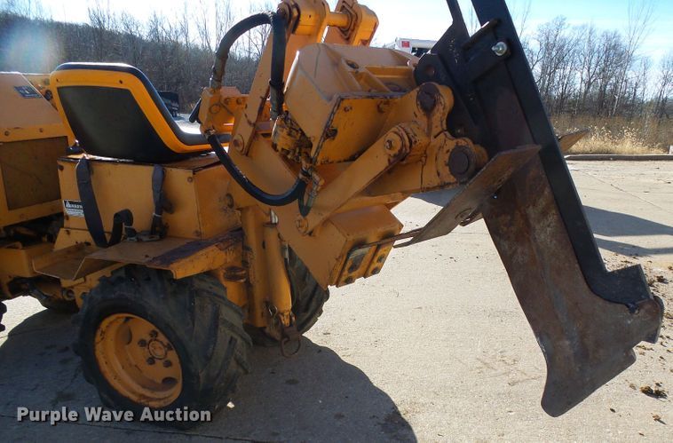 image for item DD1986 Case Maxi Sneaker vibratory plow