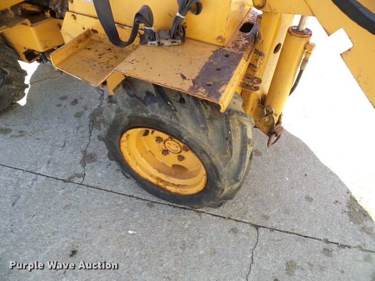 image for item DD1986 Case Maxi Sneaker vibratory plow