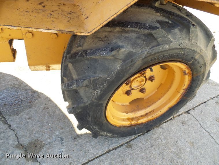 image for item DD1986 Case Maxi Sneaker vibratory plow