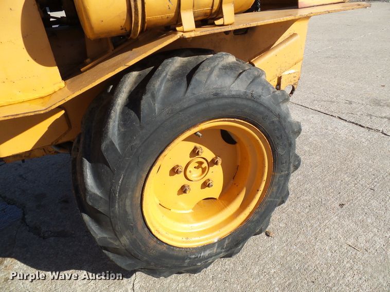 image for item DD1986 Case Maxi Sneaker vibratory plow