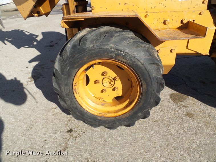 image for item DD1986 Case Maxi Sneaker vibratory plow