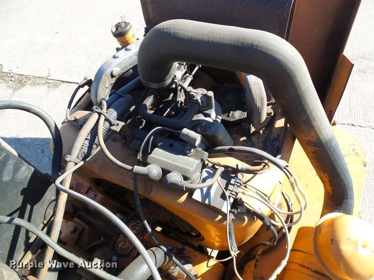 image for item DD1986 Case Maxi Sneaker vibratory plow