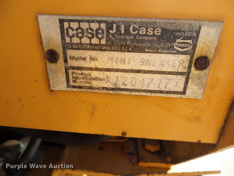 image for item DD1986 Case Maxi Sneaker vibratory plow