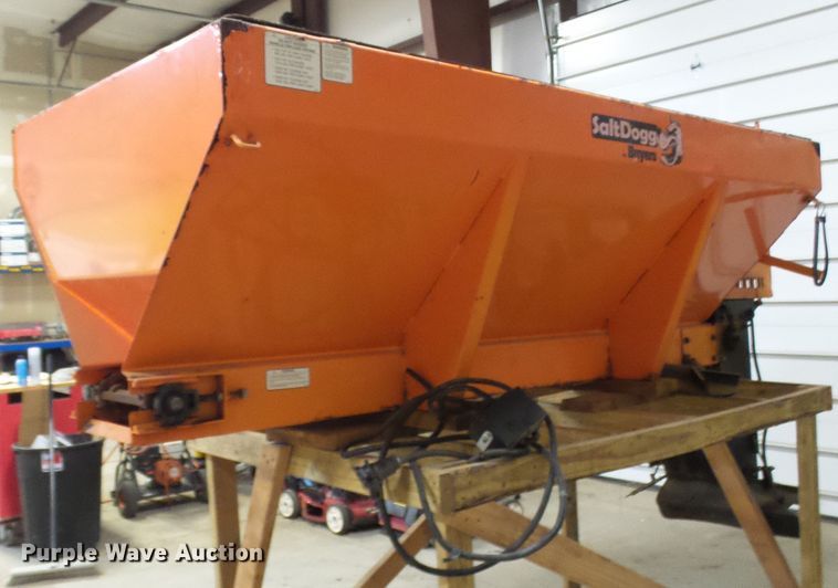 image for item DD1988 Salt Dogg SCH096CX spreader