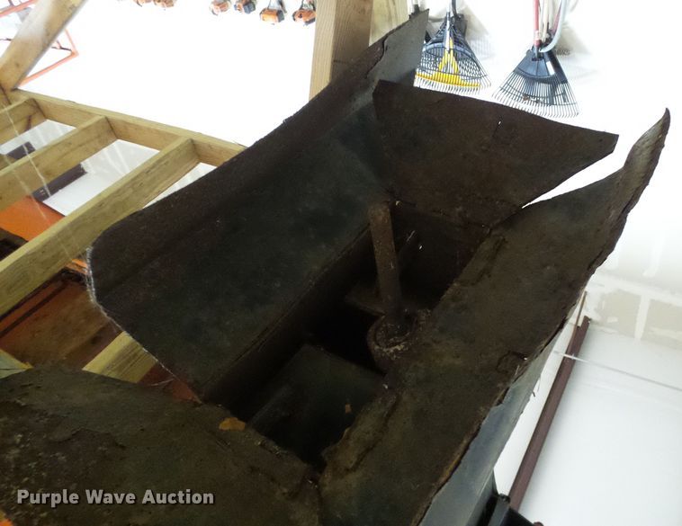 image for item DD1988 Salt Dogg SCH096CX spreader