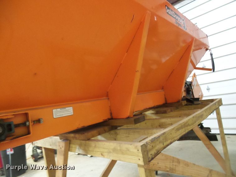 image for item DD1988 Salt Dogg SCH096CX spreader