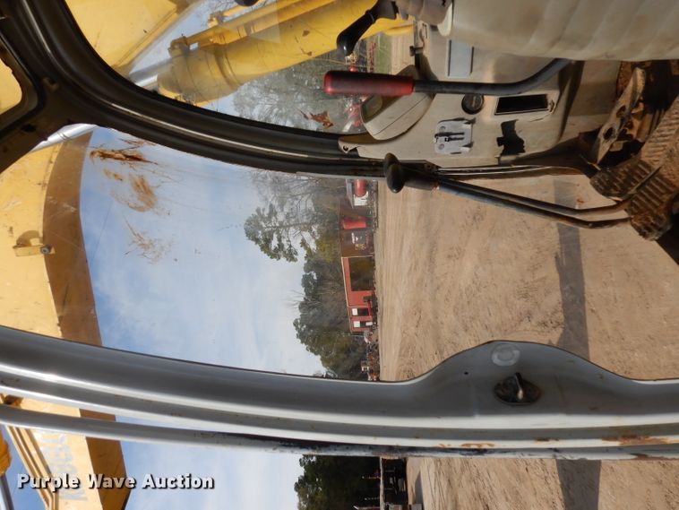 image for item DD3034 2006 Kobelco SK135SRLC-1E excavator