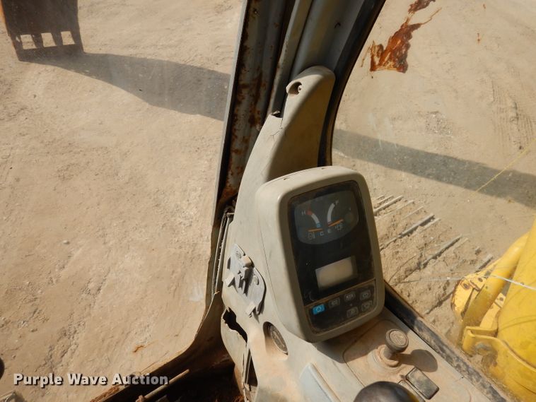 image for item DD3034 2006 Kobelco SK135SRLC-1E excavator