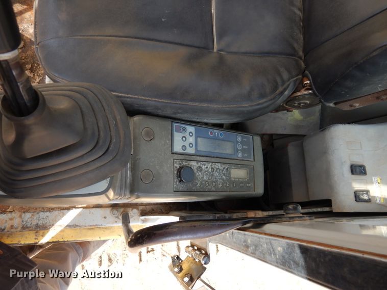 image for item DD3034 2006 Kobelco SK135SRLC-1E excavator