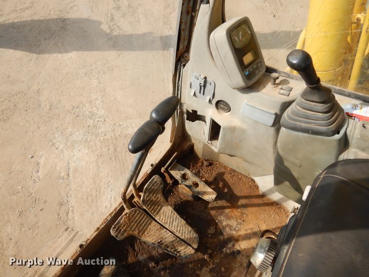 image for item DD3034 2006 Kobelco SK135SRLC-1E excavator