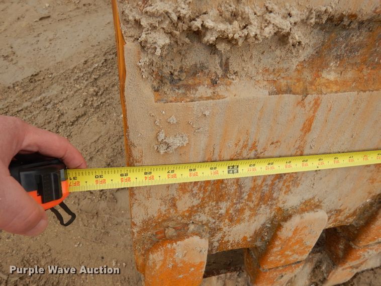 image for item DD3034 2006 Kobelco SK135SRLC-1E excavator