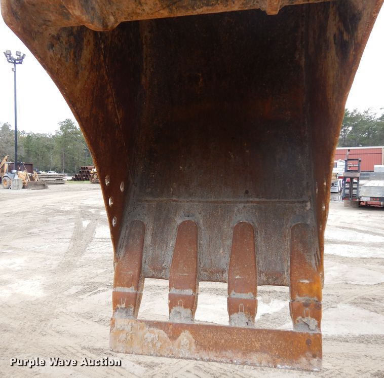 image for item DD3034 2006 Kobelco SK135SRLC-1E excavator