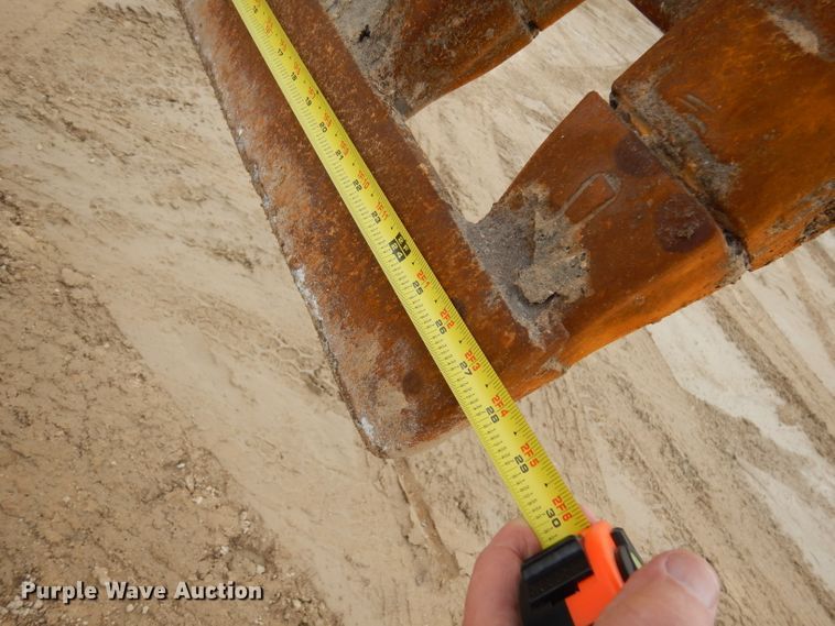 image for item DD3034 2006 Kobelco SK135SRLC-1E excavator