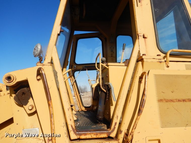 image for item DE1347 1987 Caterpillar 943 track loader