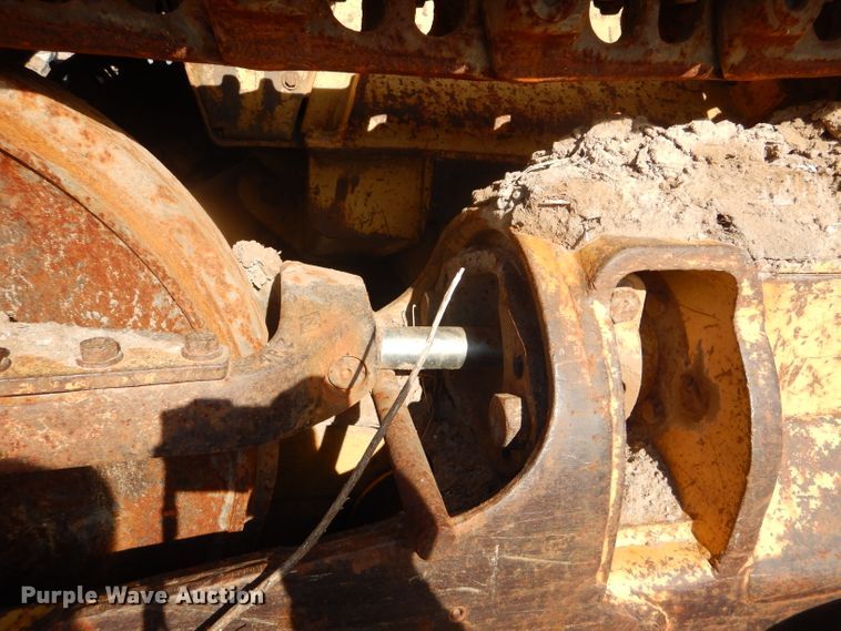 image for item DE1347 1987 Caterpillar 943 track loader