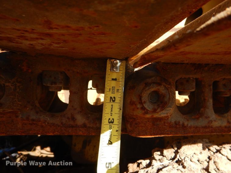 image for item DE1347 1987 Caterpillar 943 track loader