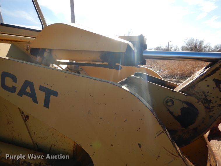 image for item DE1347 1987 Caterpillar 943 track loader