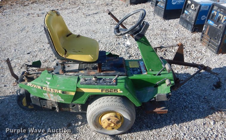 image for item DH6282 John Deere F525 lawn mower