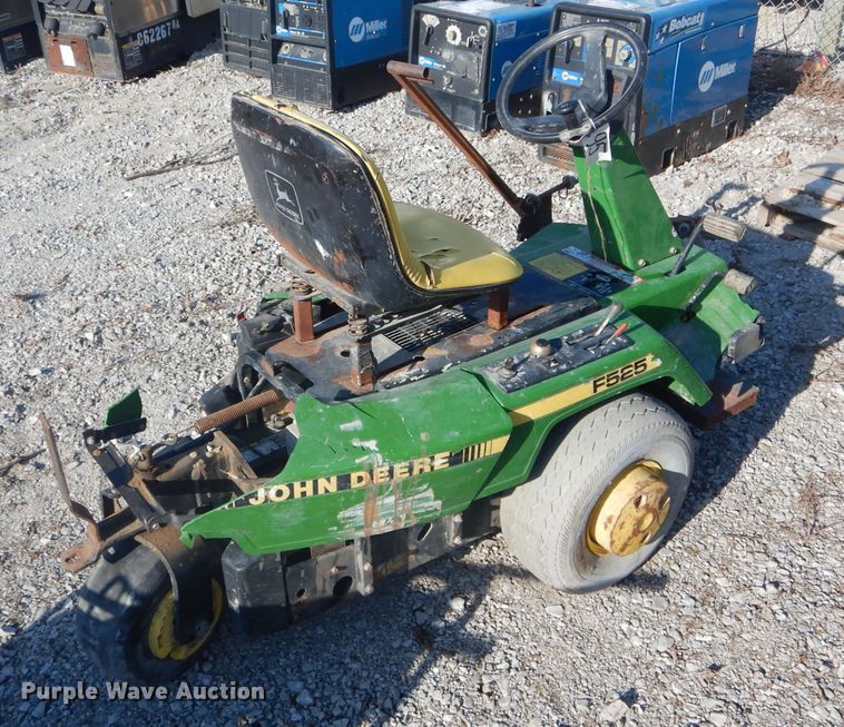 image for item DH6282 John Deere F525 lawn mower